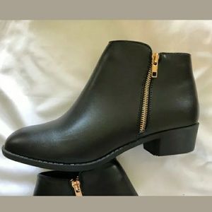 Shoes - Black Zip Closure Ankle Boots Shoes - Black Zip Closure Ankle Boots